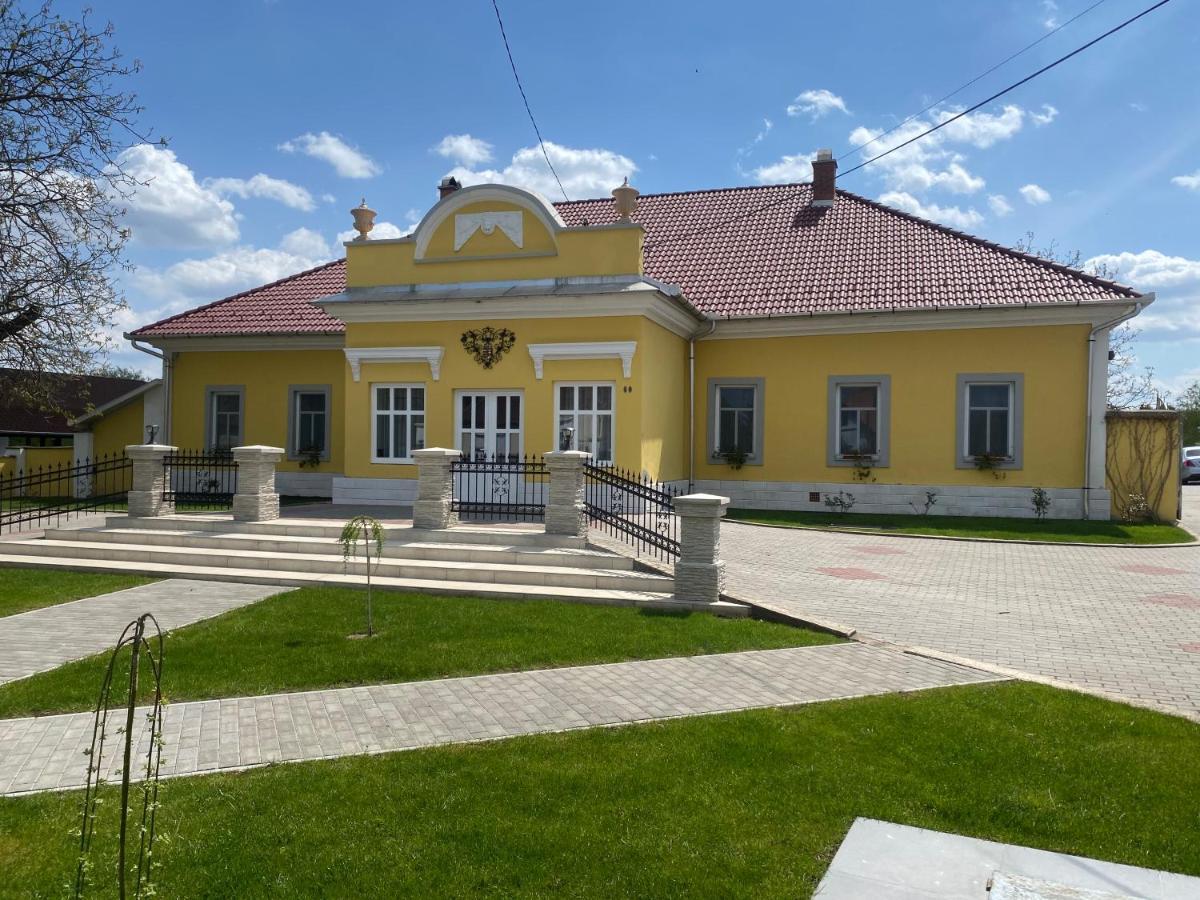 Kúria Vendégház Poroszló Exterior foto